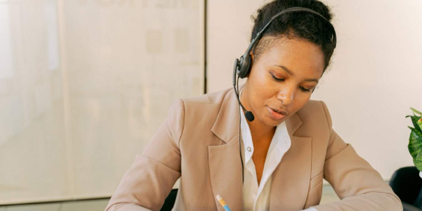 how do i turn on voice typing in windows 10