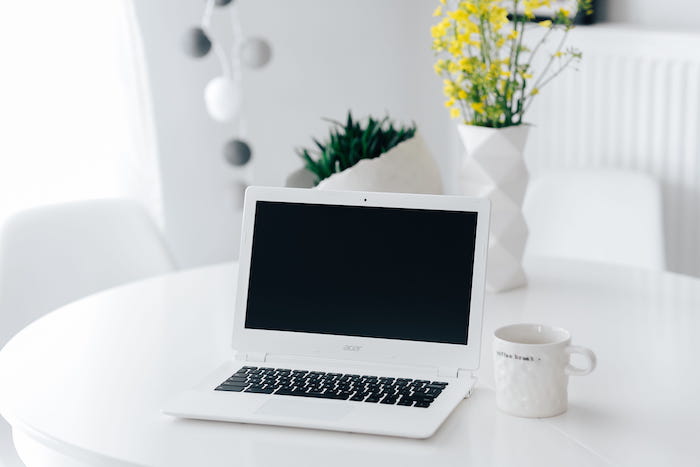 Why Embrace Minimalism Computer Desk